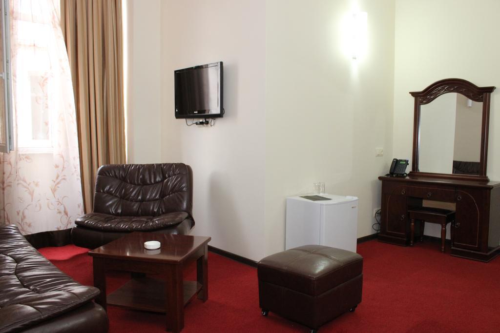 Hotel Vanilla Batumi Habitación foto